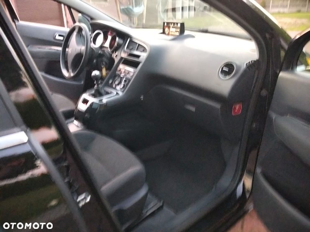 Peugeot 5008 1.6 THP Active - 24