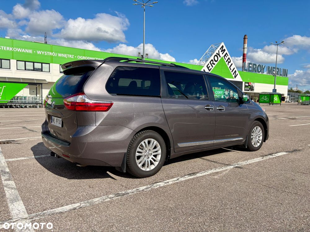 Toyota Sienna 3.5 V6 - 23