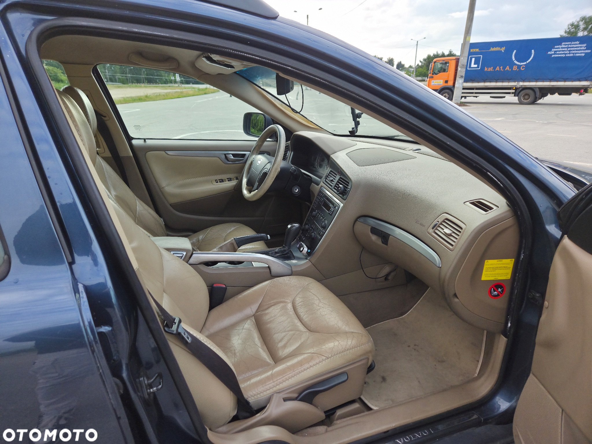 Volvo XC 70 2.4 AWD Automatik Momentum - 16