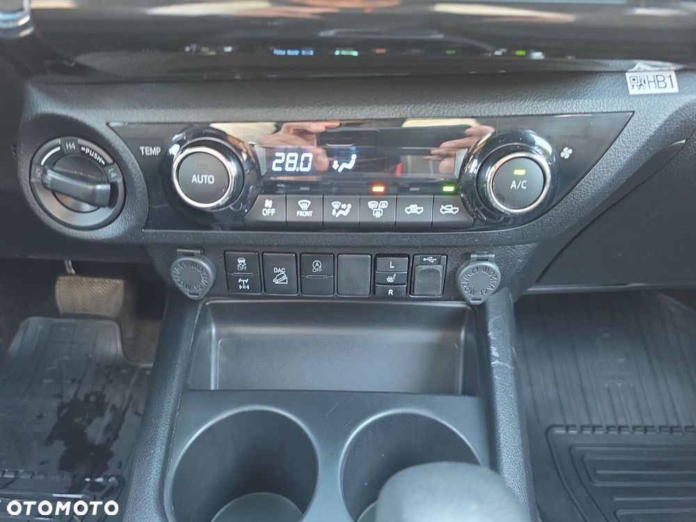 Toyota Hilux 2.8 D-4D Double Cab SR5 4x4 - 23