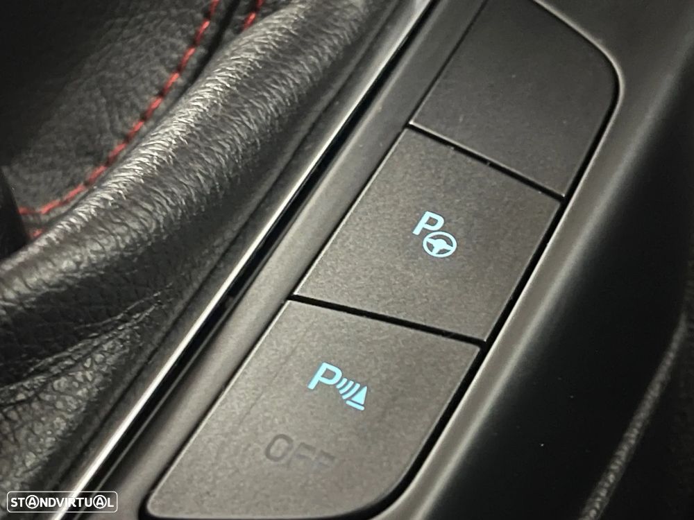 Ford Focus 1.0 EcoBoost MHEV ST-Line - 33