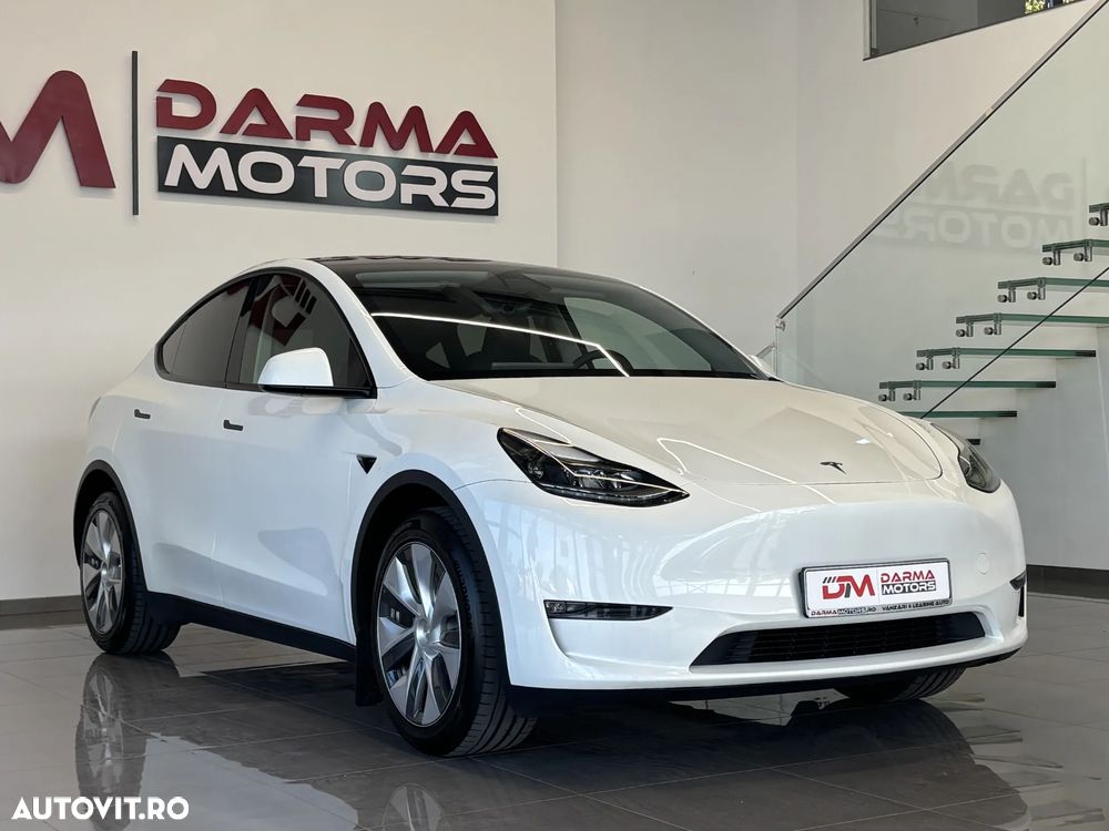 Tesla Model Y Long Range Dual Motor AWD - 3