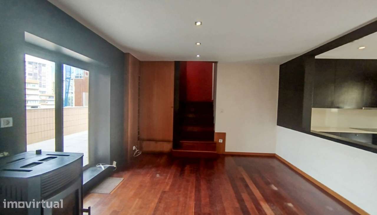Venda de Apartamento T3 Duplex próximo da praia, na Póvoa de Varzim - Grande imagem: 2/20
