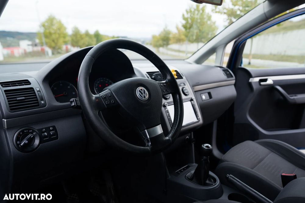 Volkswagen Touran 2.0TDI Highline - 9