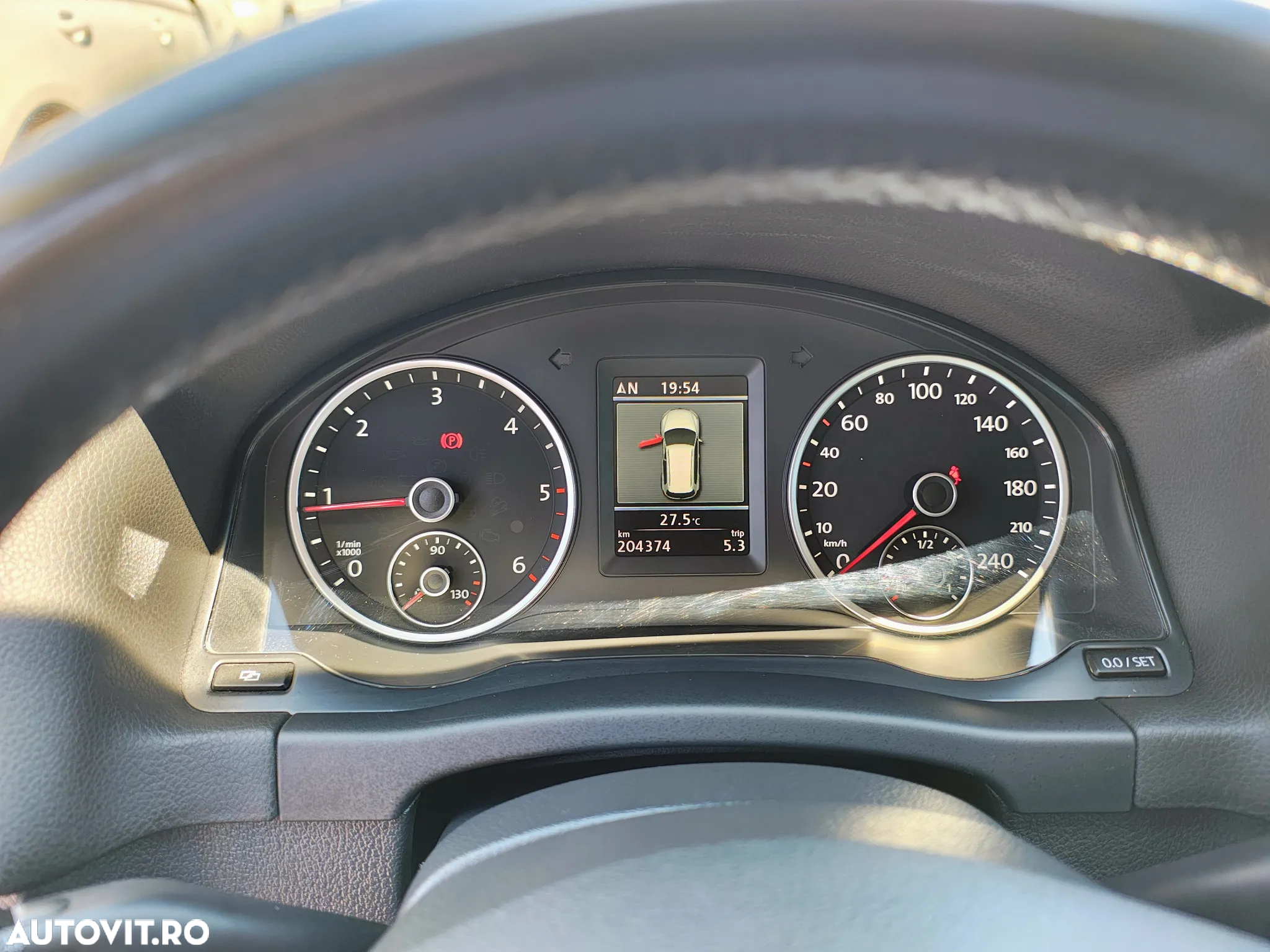 Volkswagen Tiguan 2.0 TDI DPF BlueMotion Technology Lounge Sport & Style - 12