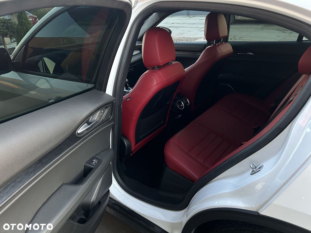 Alfa Romeo Stelvio - 23