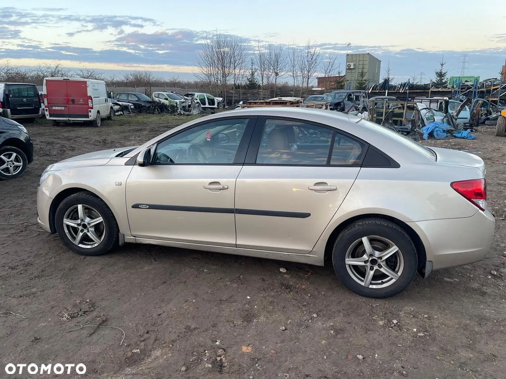 Chevrolet Cruze 1.7TD LT+ - 10