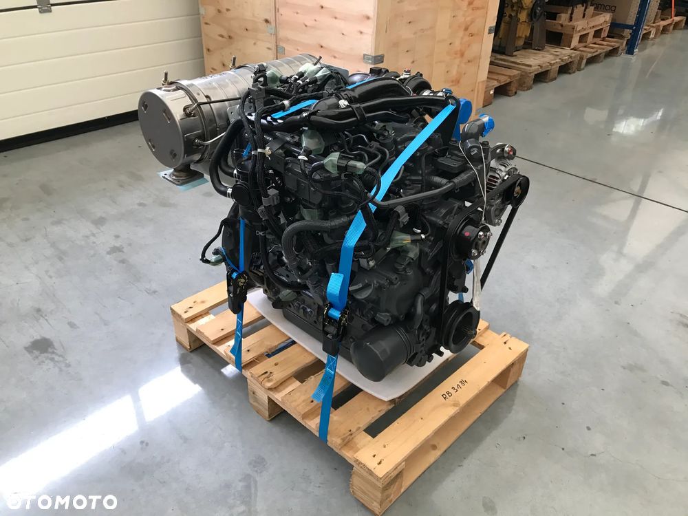 SILNIK Kubota V2403 T TURBO 47.9 kW 17000 netto - 2