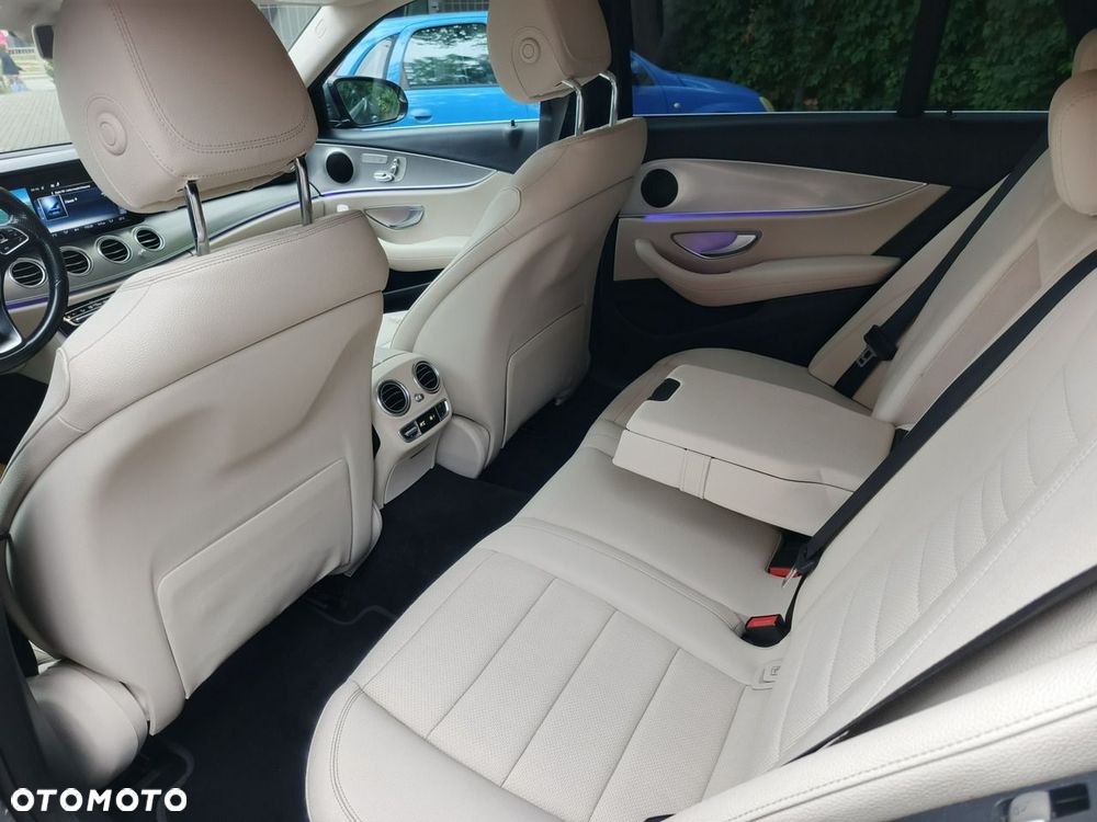 Mercedes-Benz Klasa E 220 d 9G-TRONIC - 26
