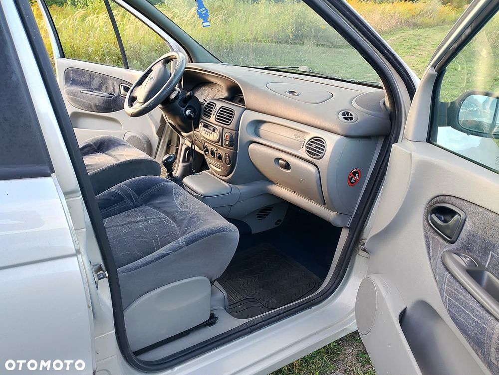 Renault Scenic 1.6 16V Alize - 6