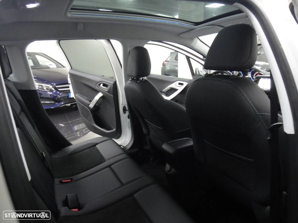 Peugeot 2008 PureTech 110 GPF Stop&Start EAT6 Crossway - 24