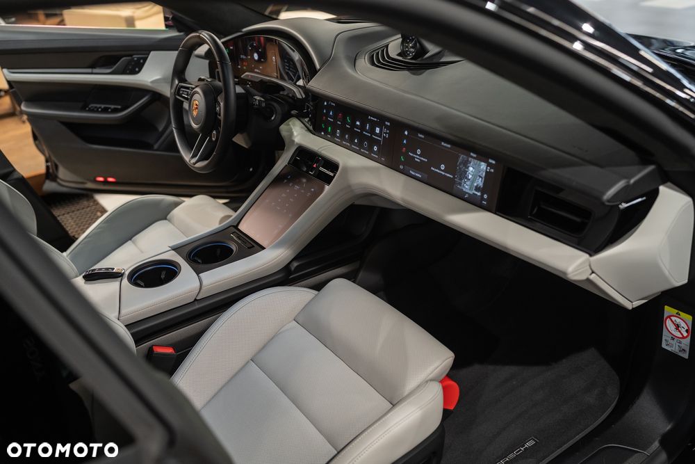Porsche Taycan Turbo - 5
