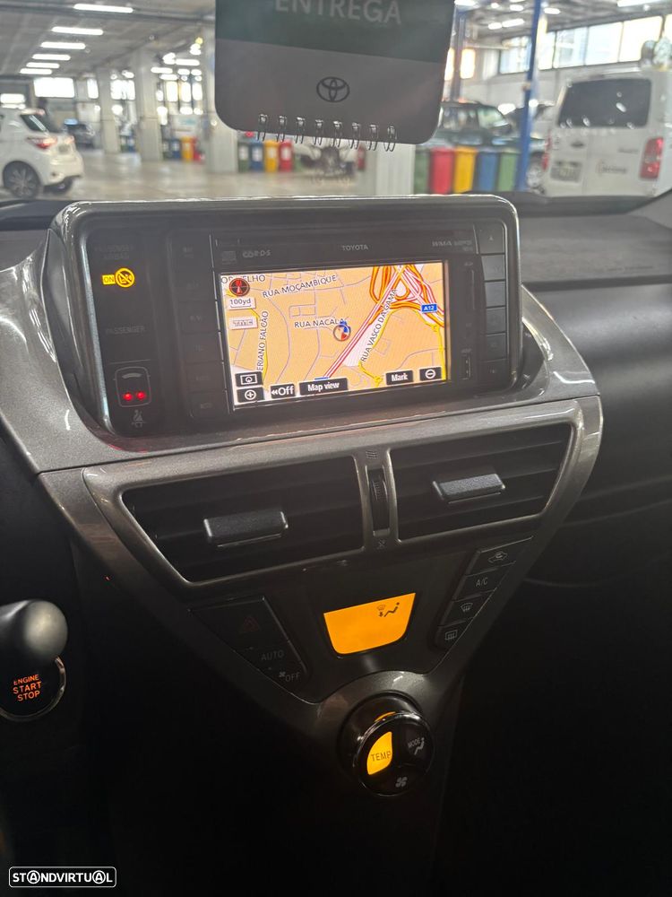 Toyota iQ 1.4 D-4D - 9