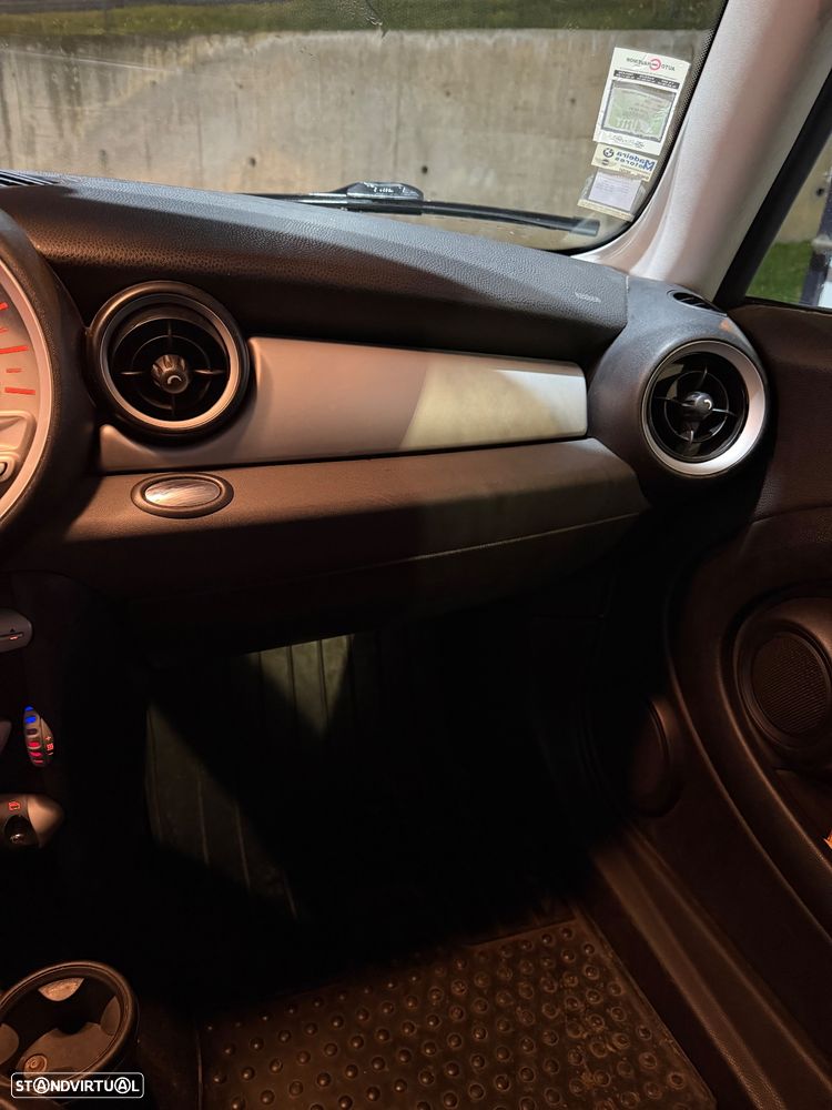 MINI 3 Portas One D - 14