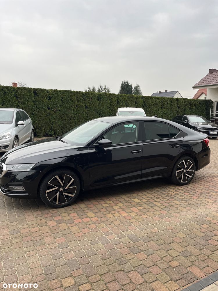 Skoda Octavia 1.4 TSI DSG Clever - 8