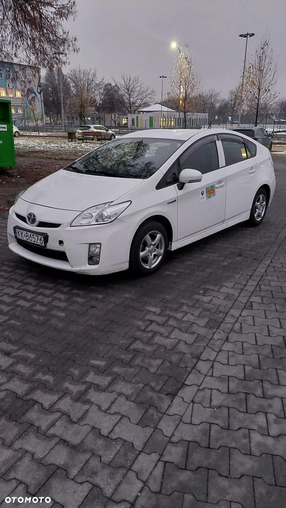 Toyota Prius (Hybrid) - 2