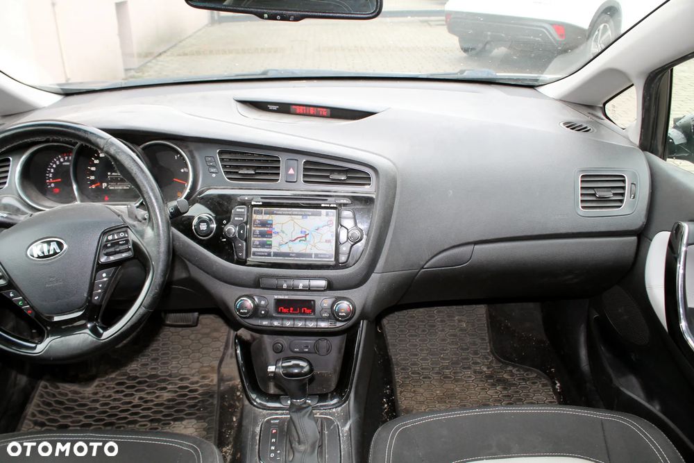 Kia Ceed 1.6 GDI DCT Platinum Edition - 8
