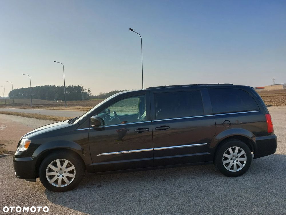 Chrysler Town & Country 3.6 Limited - 12