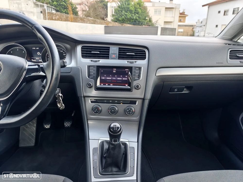 VW Golf 1.6 TDi DPF BlueMotion - 6