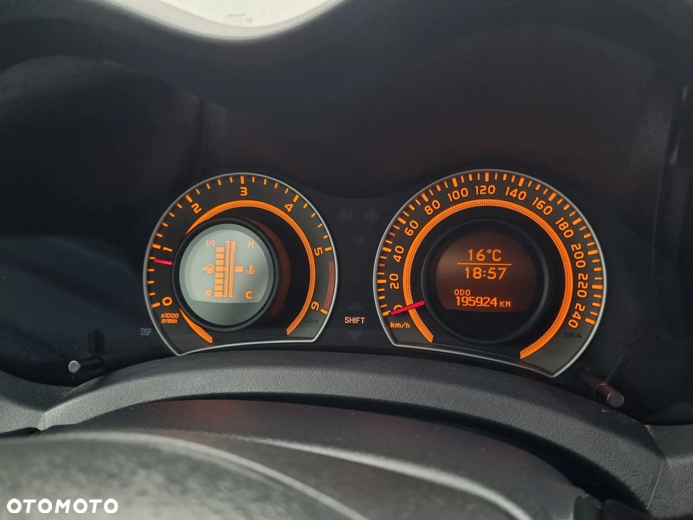 Toyota Auris ver-2-0-d--4d-premium-plus - 16