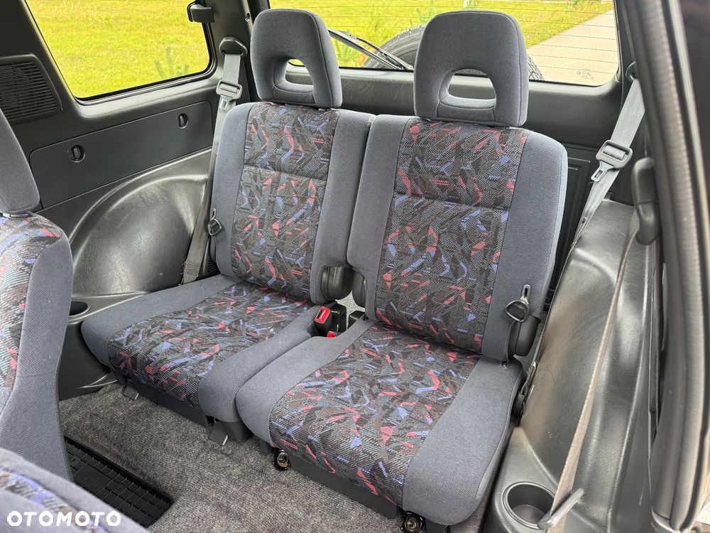 Toyota RAV4 - 10