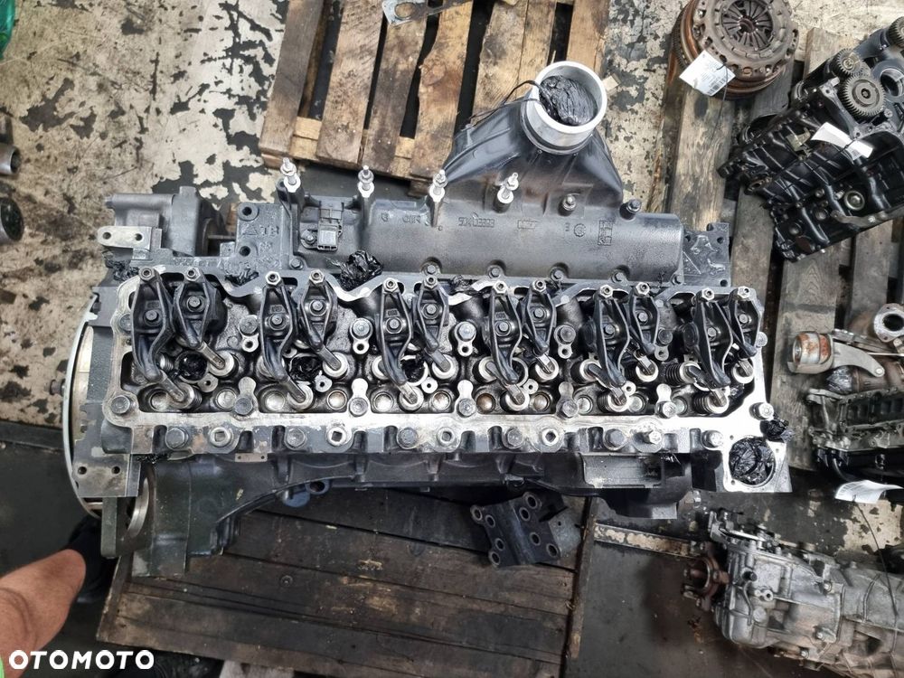 SILNIK SŁUPEK STEYR 6230 CVT T7 T8 - 7