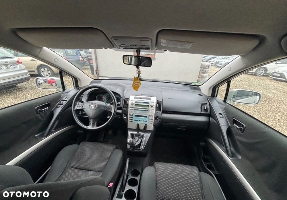 Toyota Corolla Verso - 16