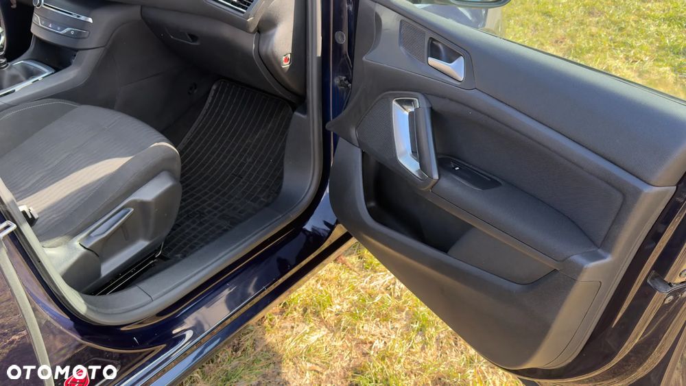 Peugeot 308 1.6 e-HDi Allure S&S - 11