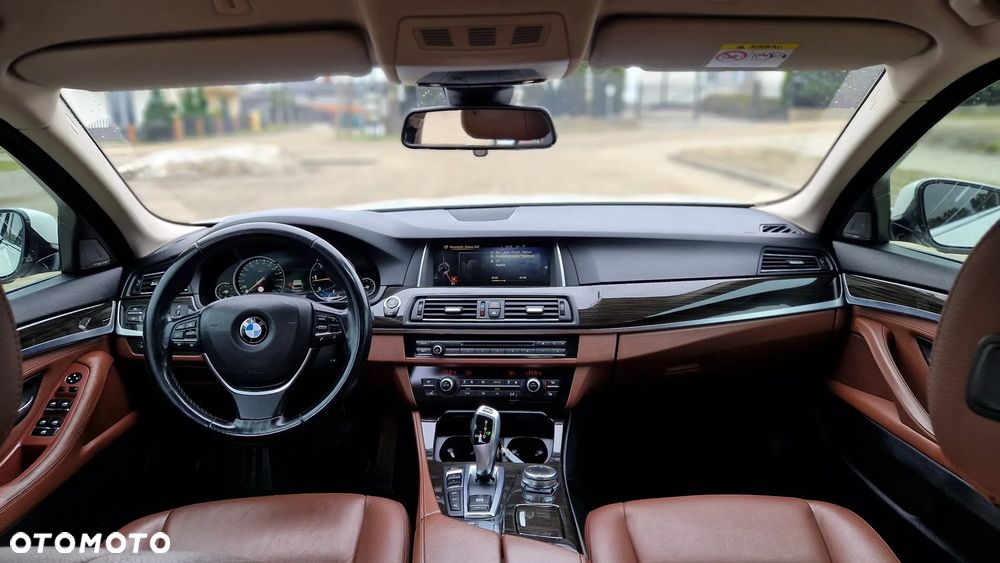 BMW Seria 5 520d xDrive Luxury Line - 7