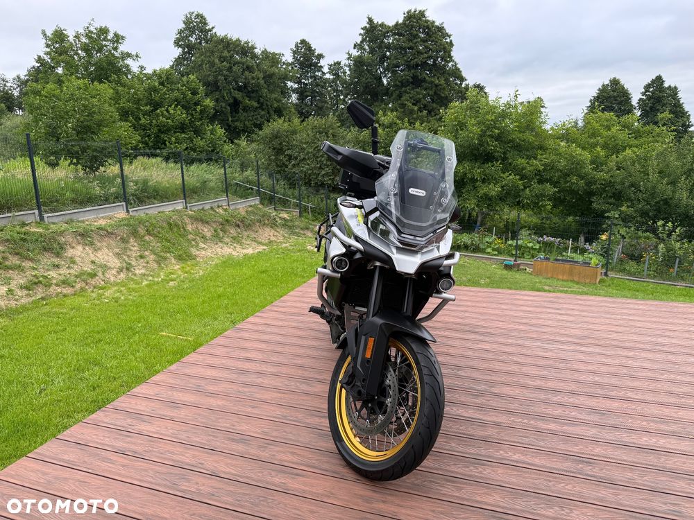 CFMoto 800MT Touring - 3