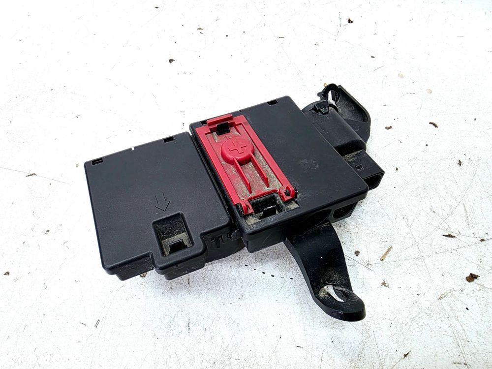 ROZDZIELACZ PRĄDU KLEMA + AUDI Q7 4M 4M0941823A - 4