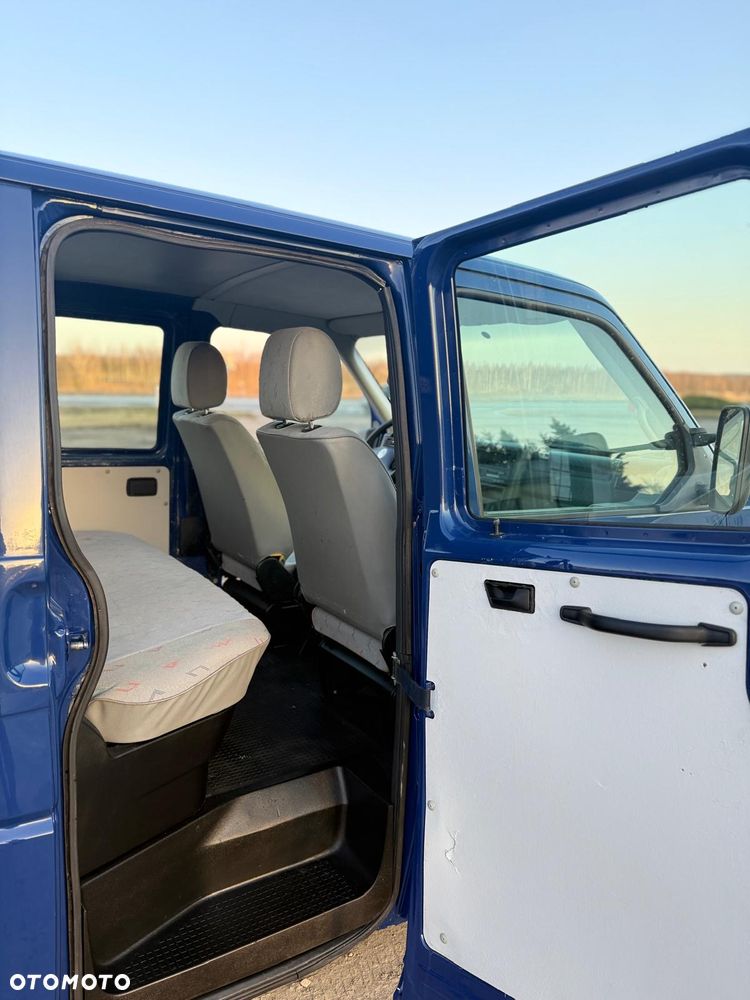 Volkswagen Transporter - 9