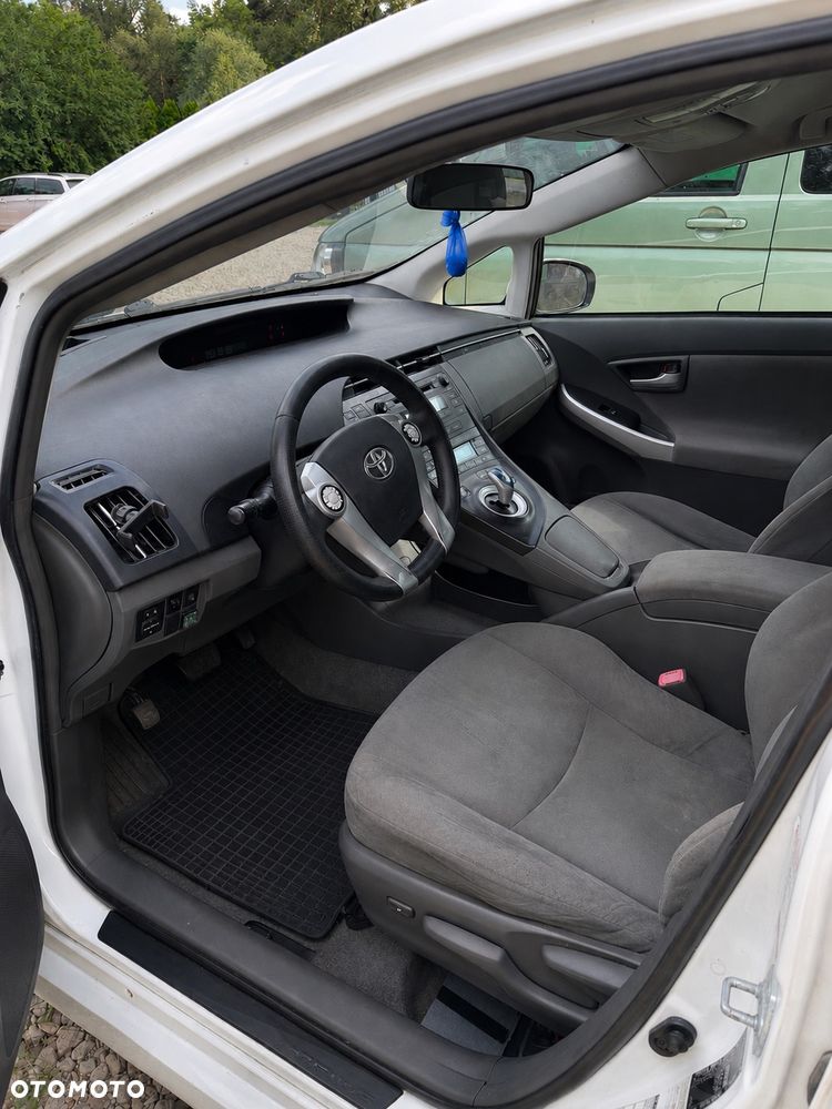 Toyota Prius - 8
