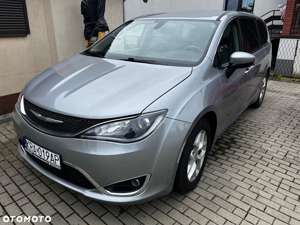 Chrysler Pacifica - 3