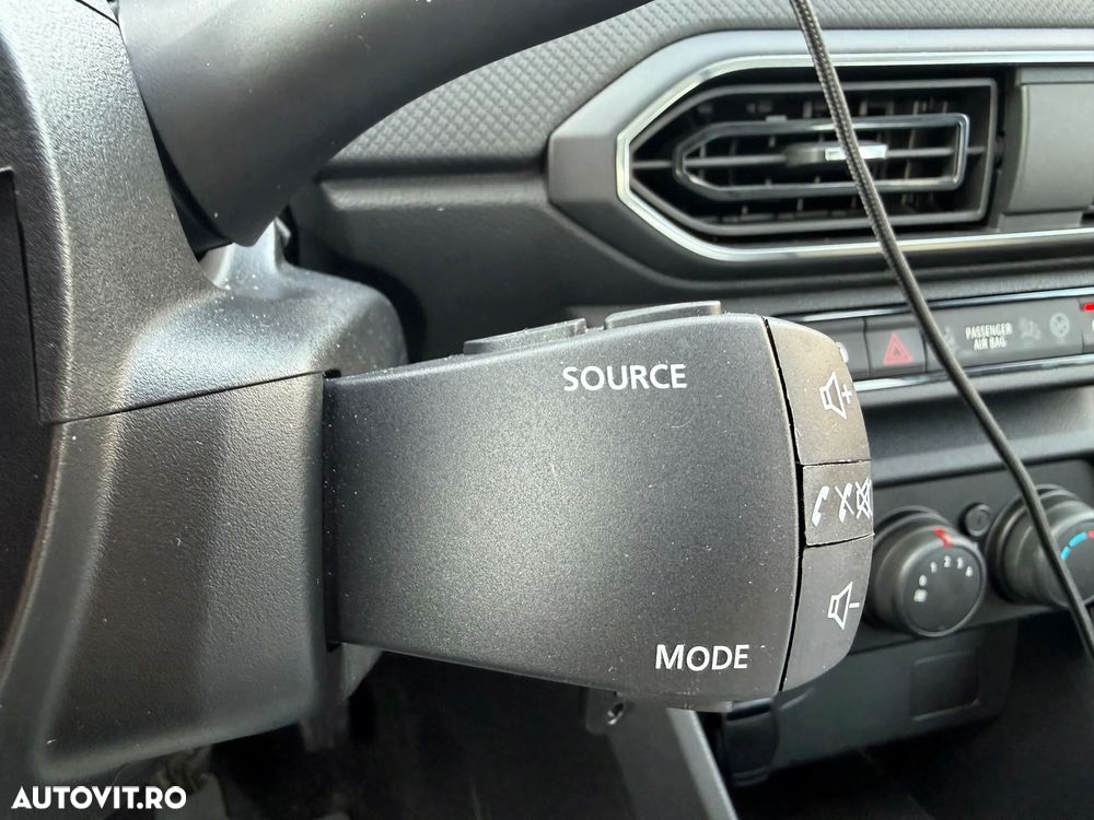 Dacia Logan TCe 90 Essential - 20