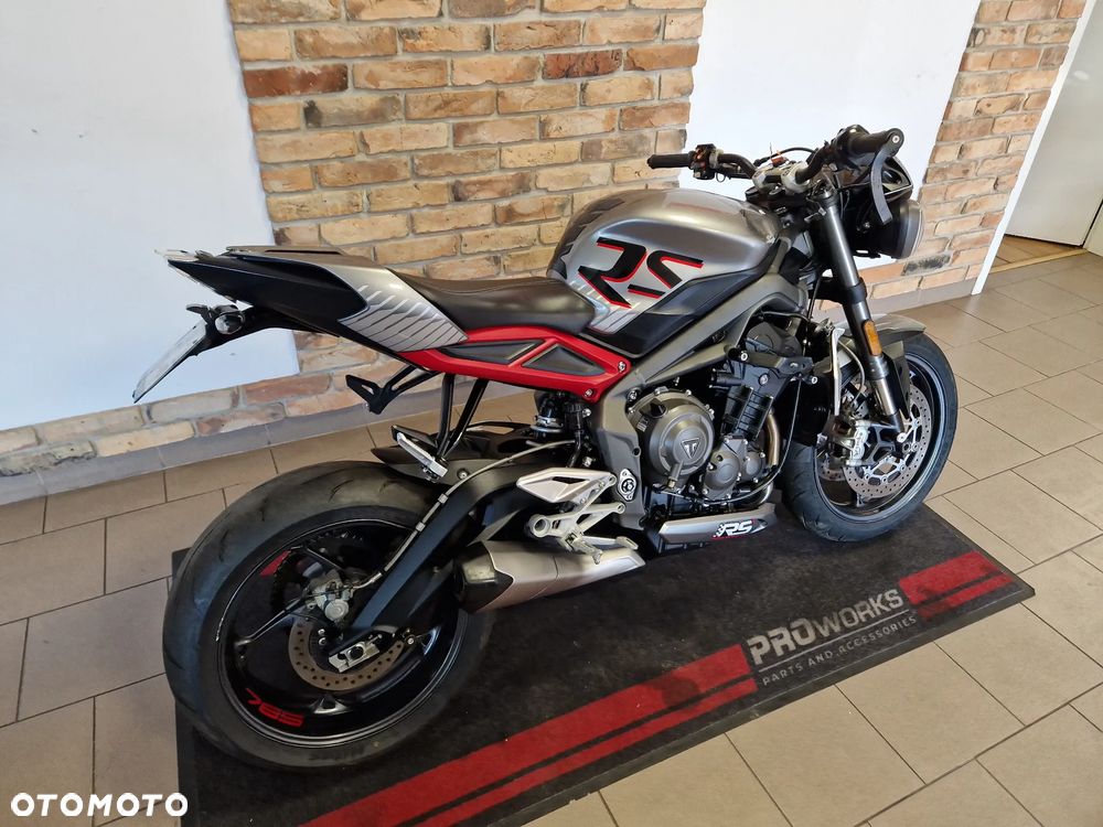 Triumph Street Triple - 3