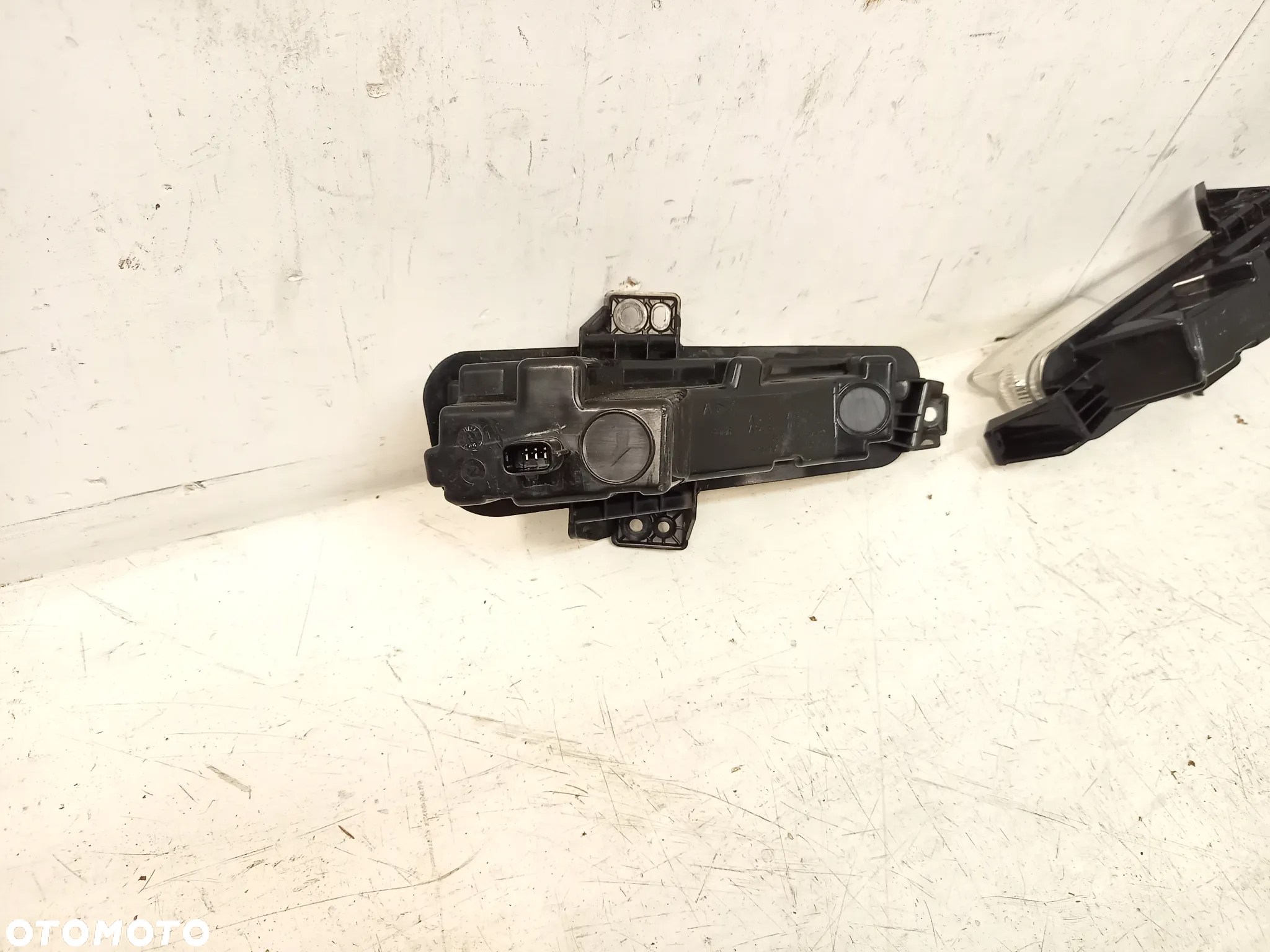 Suzuki Swift V MK8 halogen halogeny led DRL lewy LH - 7