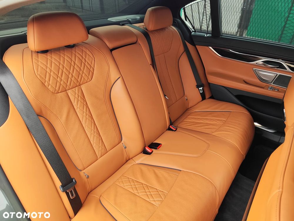 BMW Seria 7 740d xDrive sport - 18