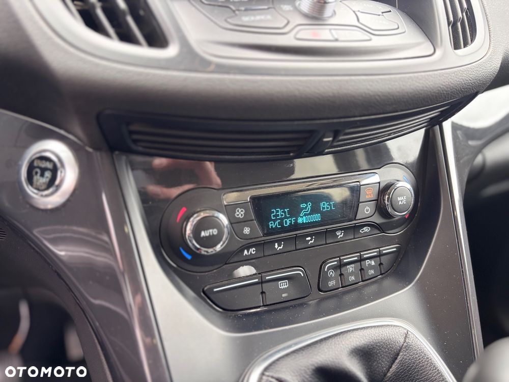 Ford Kuga 2.0 TDCi 2x4 Titanium - 23