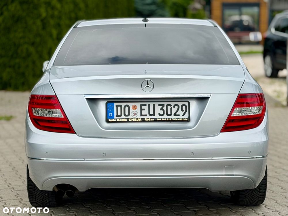 Mercedes-Benz Klasa C 180 CGI Automatik BlueEFFICIENCY Avantgarde - 30