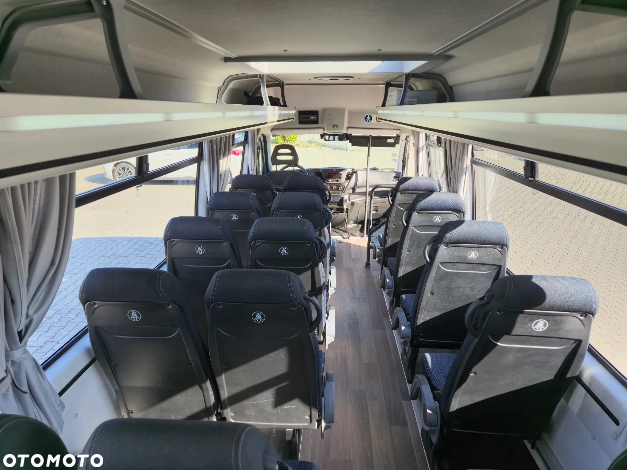 Iveco DAILY 65C18 / SPROWADZONE / 23 MIEJSCA/ KLIMATYZACJA/ WINDA DLA OSÓB NIEPEŁNOSPRAWNYCH - 27