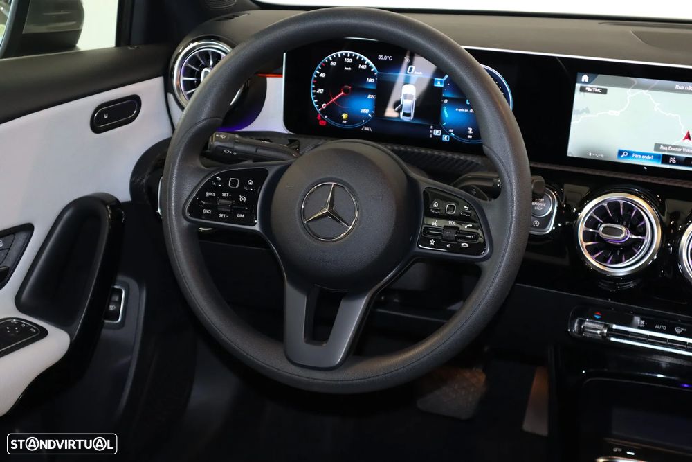 Mercedes-Benz A 180 Limousine d Progressive Aut. - 13