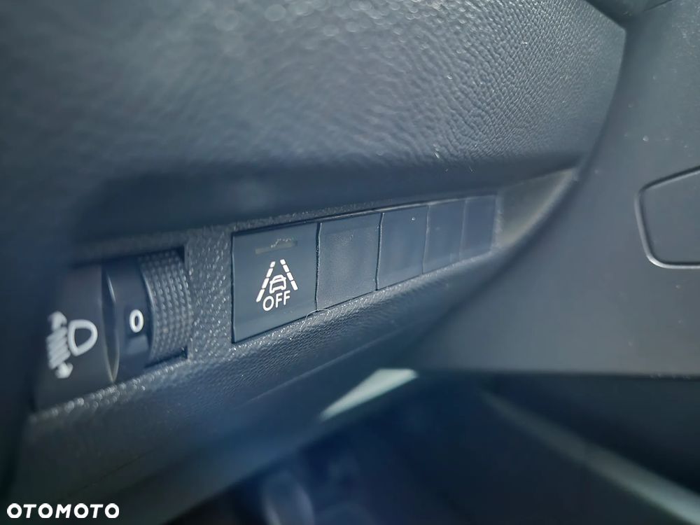 Peugeot 2008 1.5 BlueHDi Allure S&S - 12