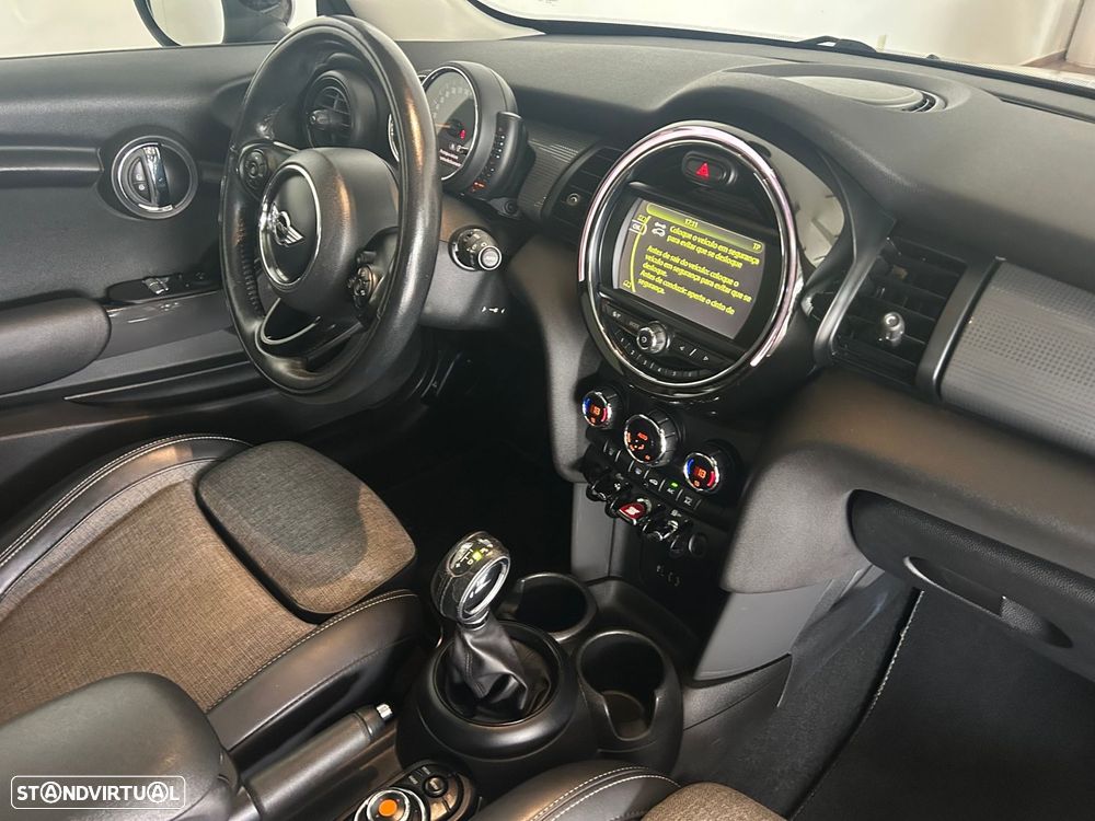 MINI 3 Portas Cooper D Aut. - 22