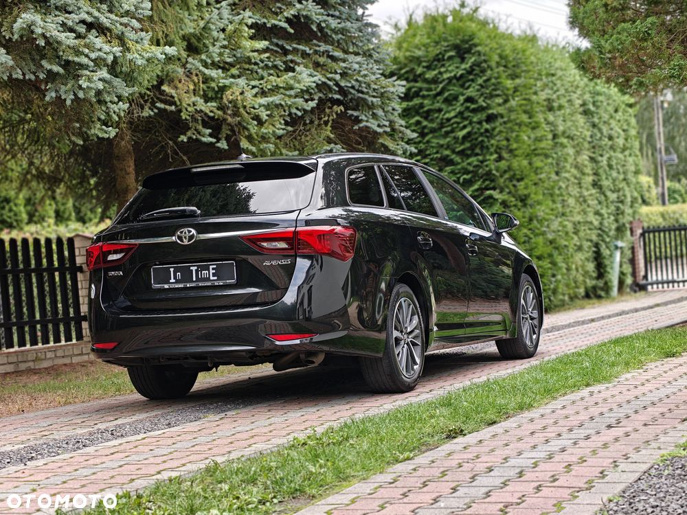 Toyota Avensis 2016 photo 2
