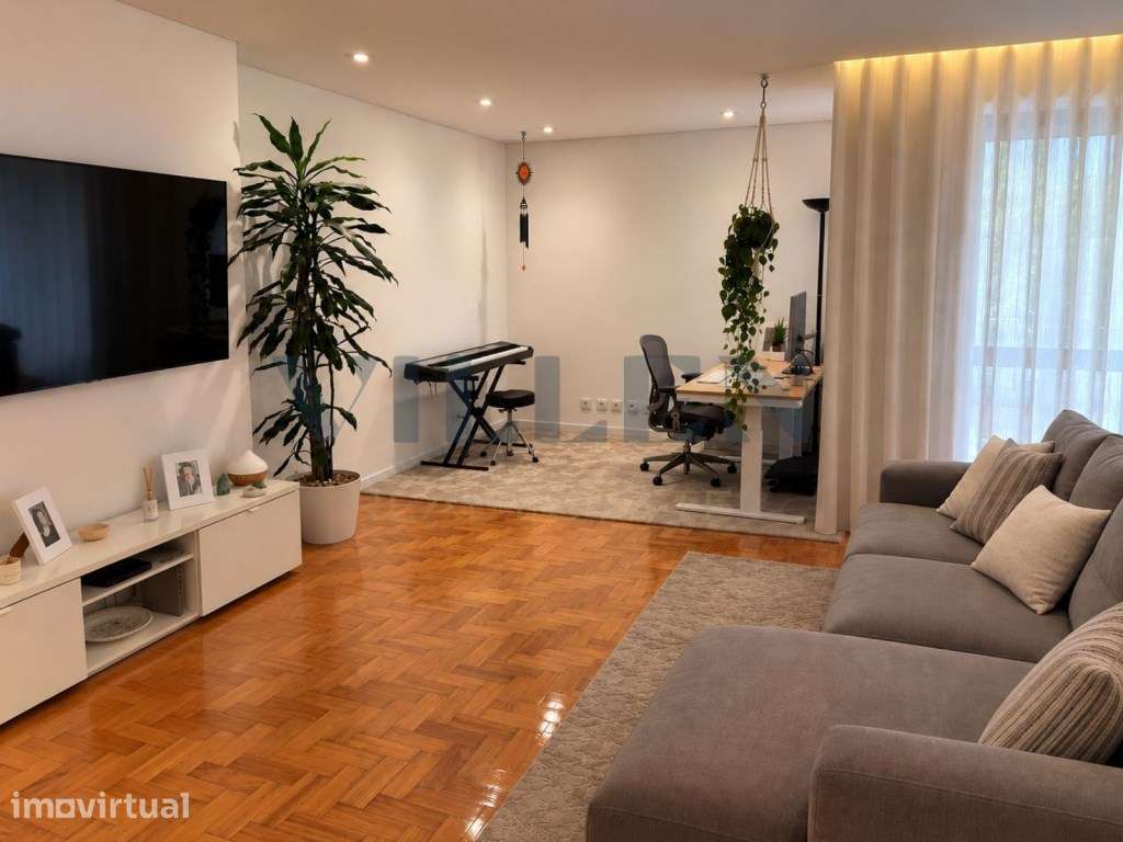 Apartamento T3 renovado com terraço de 90 m² e garagem fechada | Braga - Grande imagem: 3/28