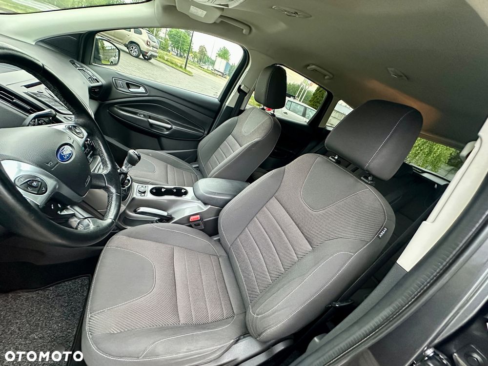 Ford Kuga 2.0 TDCi 2x4 Titanium - 20