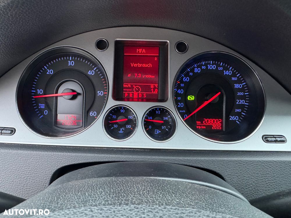 Volkswagen Passat 2.0 TDI DPF DSG Comfortline - 11