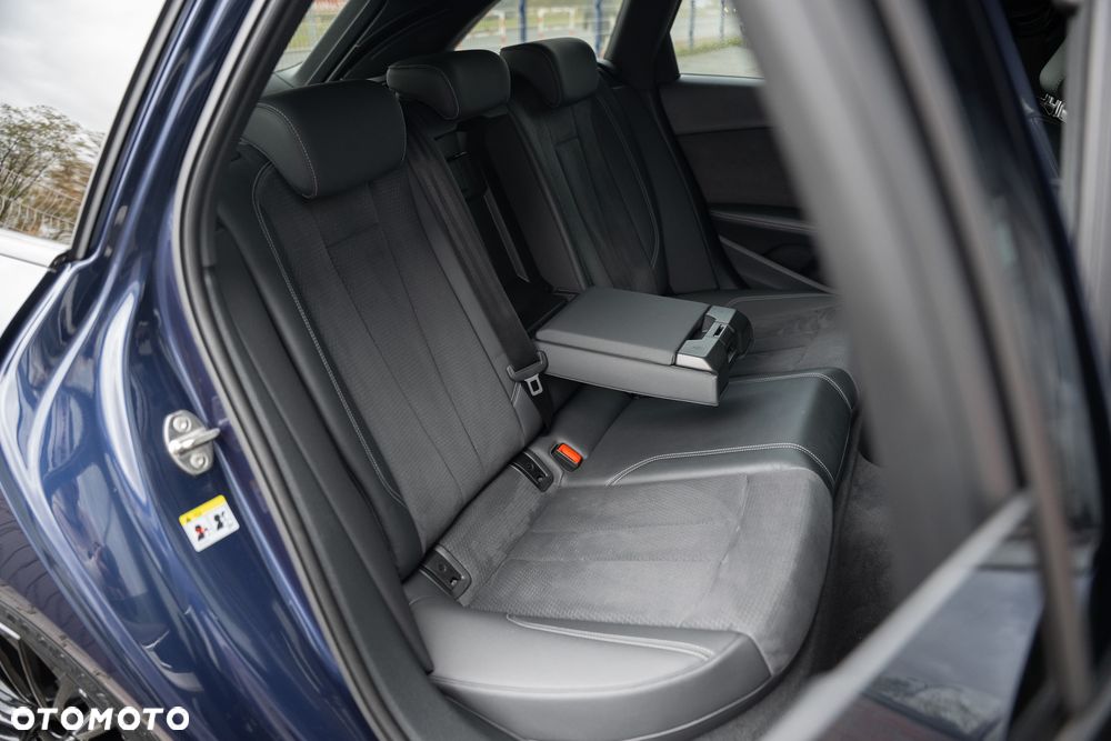 Audi A4 Avant 40 TFSI quattro S tronic S line - 36