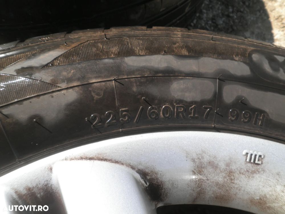 Jante 17" cu anvelope 225/60/R17 Hyundai ix35 52910-2S200 6.5J ET48 - 6